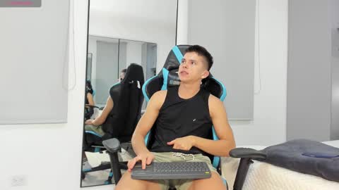 Snapshot of daddyrich4u chatting on 10-09-25, 09:13 daddyrich4u online show from 10-09-25, 09:13