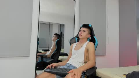 Snapshot of daddyrich4u chatting on 05-05-26, 12:51 daddyrich4u online show from 05-05-26, 12:51