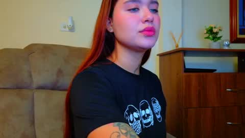 Snapshot of daddys_little_secrett chatting on 05-26-26, 02:29 Valen online show from 05-26-26, 02:29