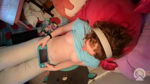 Snapshot of daddysdollhouse chatting on 06-10-26, 03:29 Saoirse online show from 06-10-26, 03:29