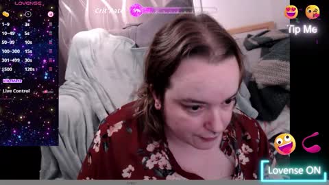 Snapshot of daddysgirlcanada chatting on 11-18-25, 09:03 Leah Wilde online show from 11-18-25, 09:03