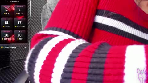 Snapshot of daddyspetite_ chatting on 11-01-25, 04:20 Lili online show from 11-01-25, 04:20