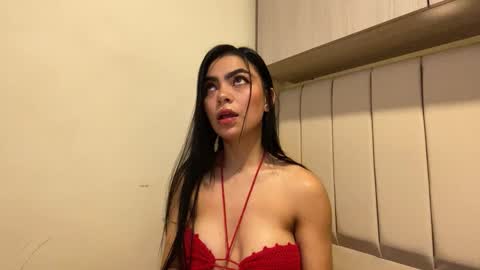 Snapshot of daddysweeeetbody chatting on 10-25-25, 12:40 Sophie online show from 10-25-25, 12:40