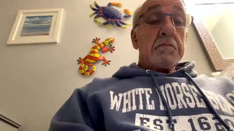 Snapshot of daddyweis chatting on 10-10-25, 07:13 daddyweis online show from 10-10-25, 07:13