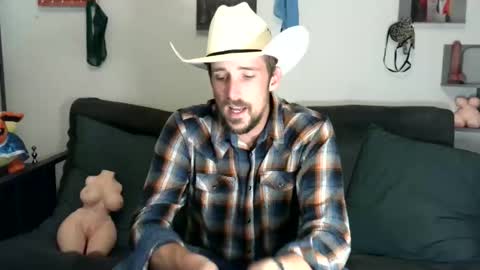 Snapshot of dadgoeswild chatting on 05-04-26, 04:19 DadGoesWild online show from 05-04-26, 04:19
