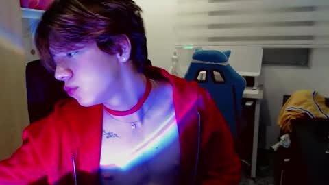 Snapshot of dae_lune chatting on 02-15-26, 12:29 dae_lune online show from 02-15-26, 12:29