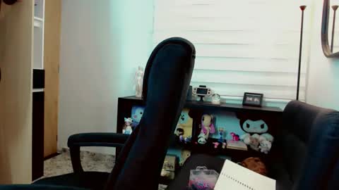 Snapshot of dae_lune chatting on 03-18-26, 04:37 dae_lune online show from 03-18-26, 04:37