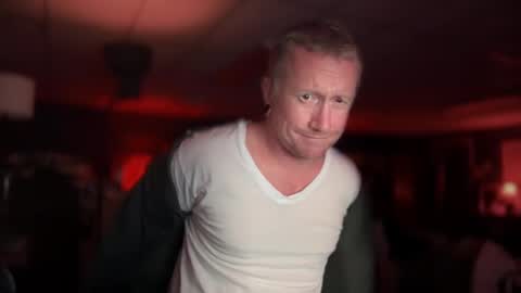 Snapshot of daemon456321 chatting on 10-28-25, 02:37 daemon online show from 10-28-25, 02:37