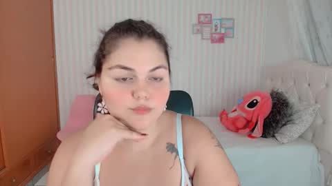 Snapshot of daeneryslove_doll chatting on 09-22-25, 02:02 daeneryslove_doll online show from 09-22-25, 02:02