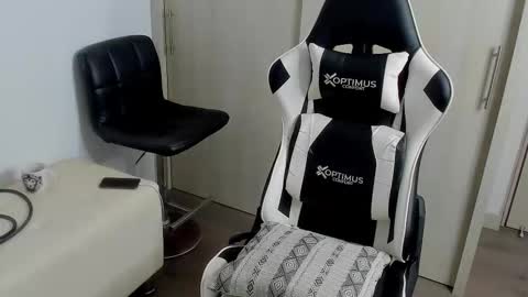 Allan Daf online show from 10-31-25, 02:56