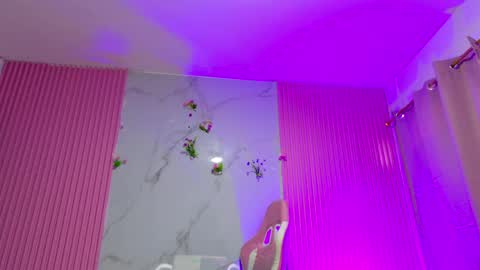 Dafne  online show from 05-15-26, 09:33