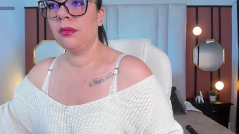 Snapshot of dafne_00 chatting on 01-18-25, 11:43 Dafne online show from 01-18-25, 11:43