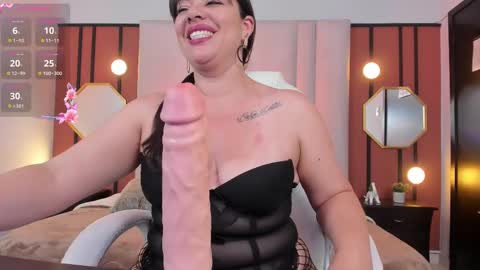 Snapshot of dafne_00 chatting on 01-21-25, 06:02 Dafne online show from 01-21-25, 06:02