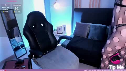 Snapshot of dafne_00 chatting on 10-05-25, 12:03 Dafne online show from 10-05-25, 12:03