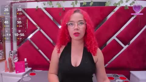 Snapshot of dafne__fire chatting on 11-19-25, 12:16 dafne__fire online show from 11-19-25, 12:16