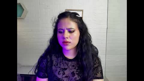 Snapshot of dafne_cleo chatting on 09-19-25, 09:37 Dafne online show from 09-19-25, 09:37