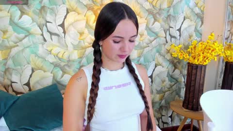 Snapshot of dafnevega chatting on 01-14-25, 08:04 Dafne  online show from 01-14-25, 08:04