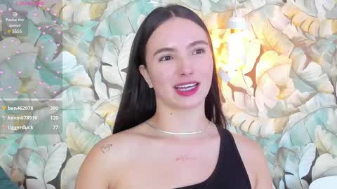 Snapshot of dafnevega chatting on 02-19-25, 10:53 Dafne  online show from 02-19-25, 10:53