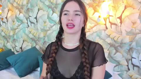 Snapshot of dafnevega chatting on 02-22-25, 07:58 Dafne  online show from 02-22-25, 07:58