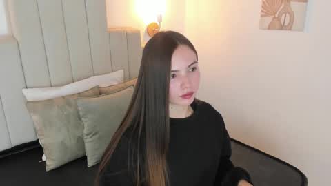 Snapshot of dafnevega chatting on 09-19-25, 12:50 Dafne  online show from 09-19-25, 12:50