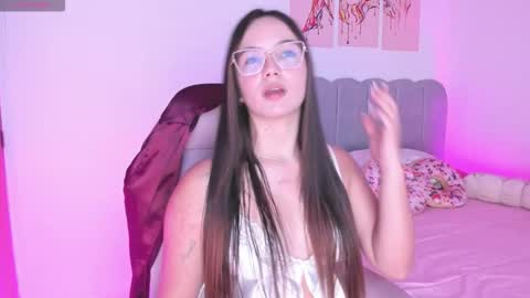 Dafne  online show from 11-20-25, 04:40