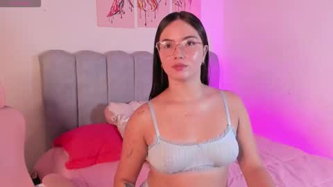 Dafne  online show from 11-26-25, 01:45