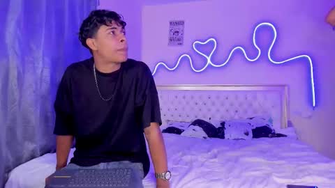 dafnezahiraa  online show from 10-05-25, 05:06