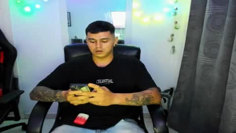 Snapshot of dage_19 chatting on 04-18-26, 02:04 my name is Jhon and I live in colombia online show from 04-18-26, 02:04