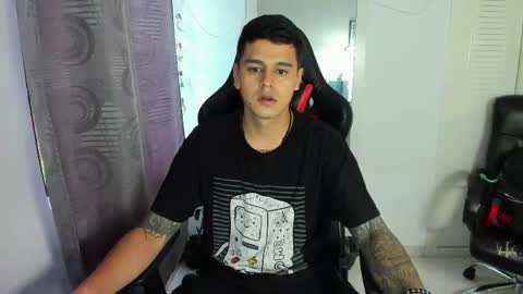 Snapshot of dage_19 chatting on 05-06-26, 11:04 my name is Jhon and I live in colombia online show from 05-06-26, 11:04