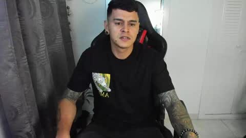 Snapshot of dage_19 chatting on 05-11-26, 06:19 my name is Jhon and I live in colombia online show from 05-11-26, 06:19