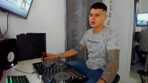 Snapshot of dage_19 chatting on 05-28-26, 03:48 my name is Jhon and I live in colombia online show from 05-28-26, 03:48