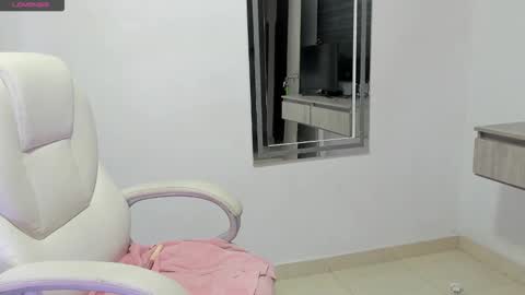 Dahian  online show from 10-25-25, 01:18