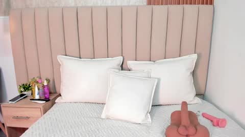  Dahiana   online show from 01-18-25, 11:43