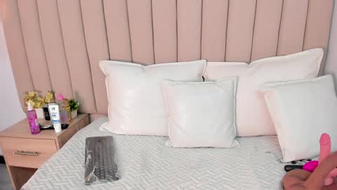  Dahiana   online show from 01-20-25, 03:07