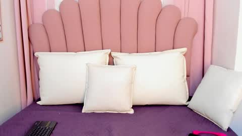  Dahiana   online show from 02-12-25, 11:40