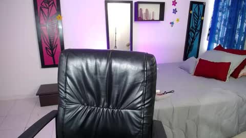 Dahiana online show from 02-22-25, 10:42