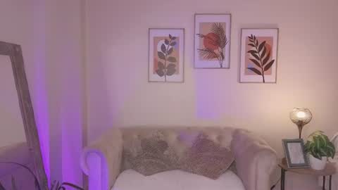 Dahiann Walcott online show from 07-15-26, 06:46