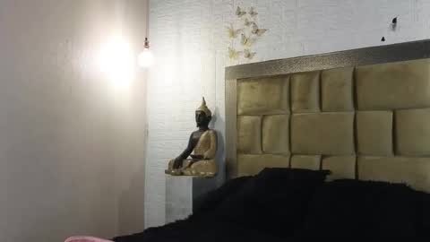 Dahiana online show from 10-24-25, 10:22