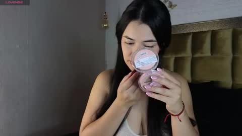 Dahiana online show from 11-13-25, 11:42