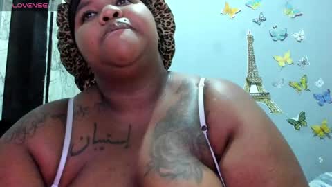 Snapshot of dahianajoss chatting on 02-25-25, 09:46 Ebony Sex Dahian online show from 02-25-25, 09:46