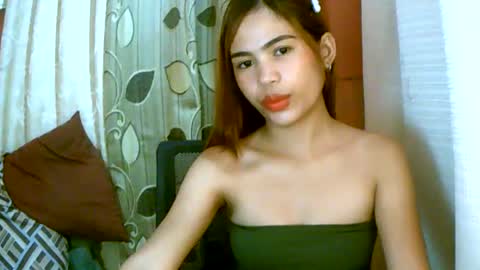 Snapshot of dahlia_123 chatting on 03-02-25, 10:56 Im Dahlia online show from 03-02-25, 10:56