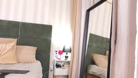 Dahlia Rose online show from 10-30-25, 02:02