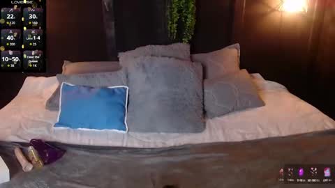 Snapshot of dahyan_ chatting on 10-06-25, 02:14 DAHYAN online show from 10-06-25, 02:14