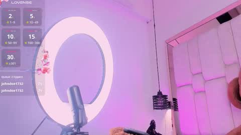 Daia Ortiz  online show from 10-21-25, 07:47