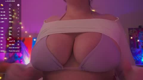 Snapshot of daien_halpert chatting on 02-25-26, 10:19 Cute DianaOnline mostly at 8pm-0000 am UK TimeTuesday and Wednesday off online show from 02-25-26, 10:19