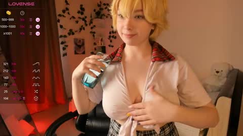 Snapshot of daine_pastry chatting on 03-08-25, 08:44 Dainy is here online show from 03-08-25, 08:44
