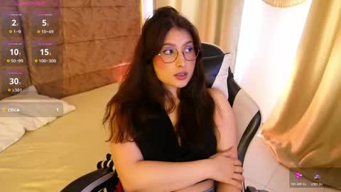 Lauren            online show from 04-21-26, 02:23