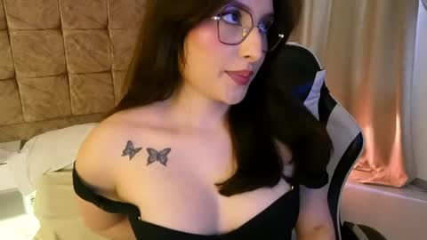 Lauren            online show from 04-25-26, 01:41