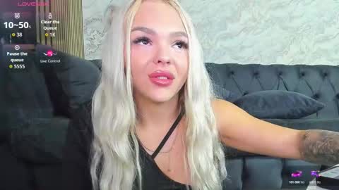 Snapshot of daisy_abby03 chatting on 10-12-25, 06:07 DaIsy Abby online show from 10-12-25, 06:07