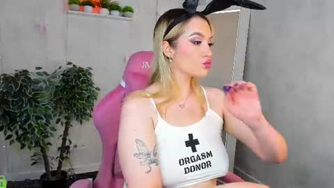 Viickie online show from 07-17-26, 05:29